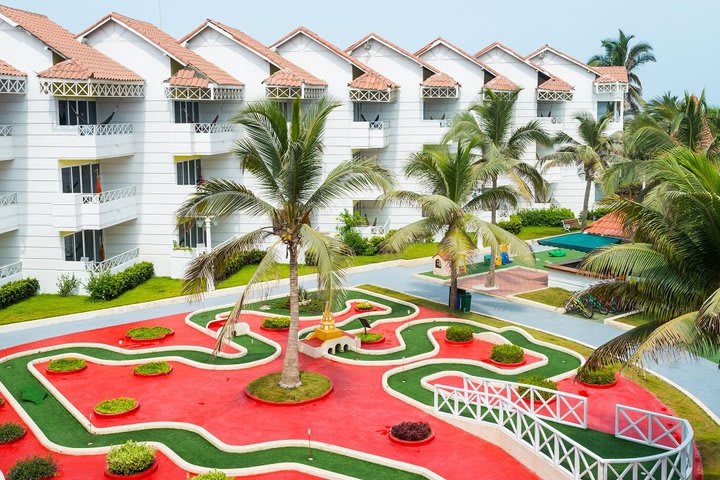 The hotel offers an 18-hole miniature golf