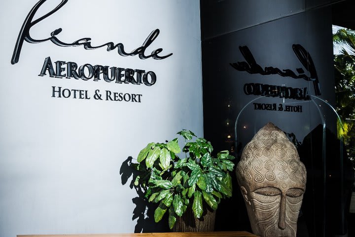 Riande Aeropuerto Hotel & Casino