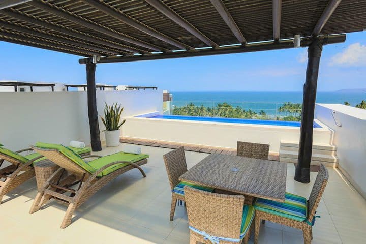 2 bedroom penthouse residences private pool kids eat & stay free