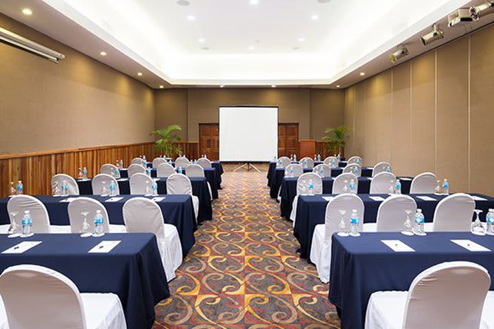 The resort has three meeting rooms for all type of events