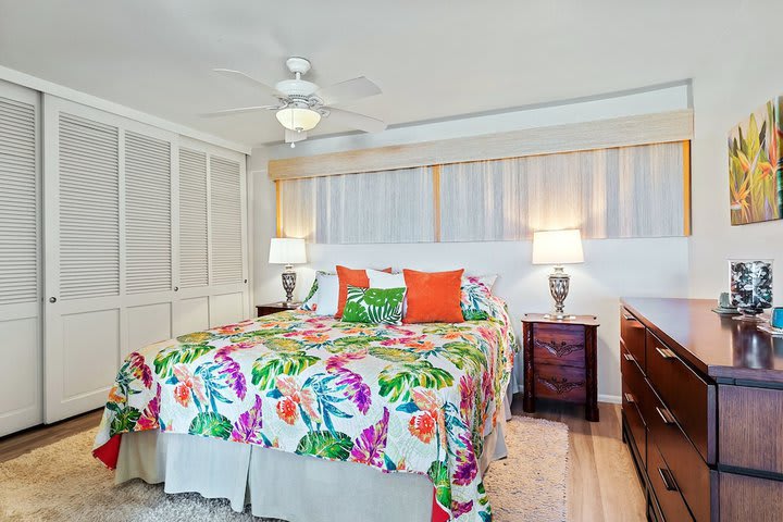 Condo, 1 King Bed with Sofa bed, Balcony, Partial Ocean View