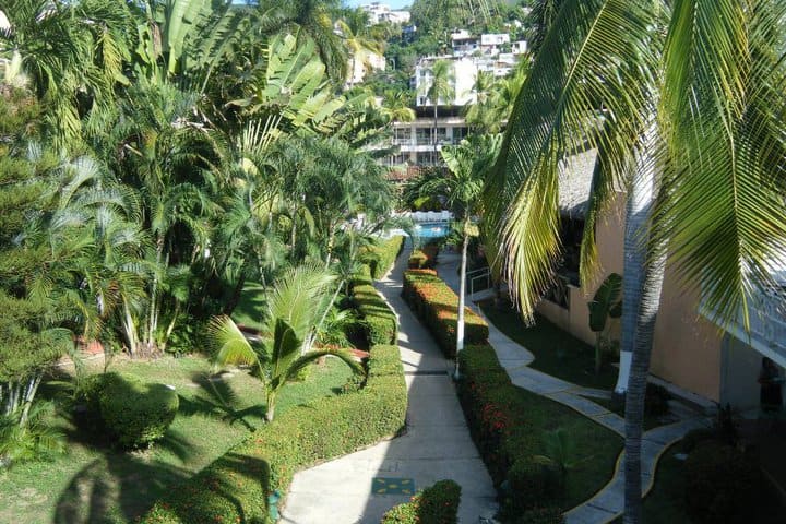 Se localiza en la Zona Dorada de Acapulco