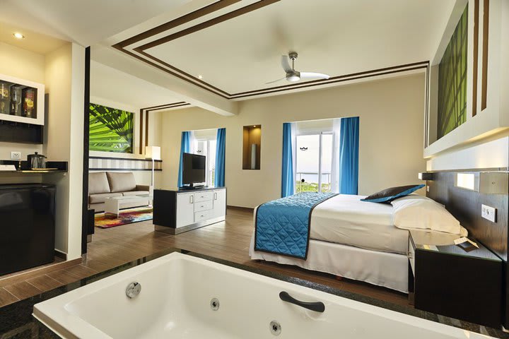 Suite with jacuzzi