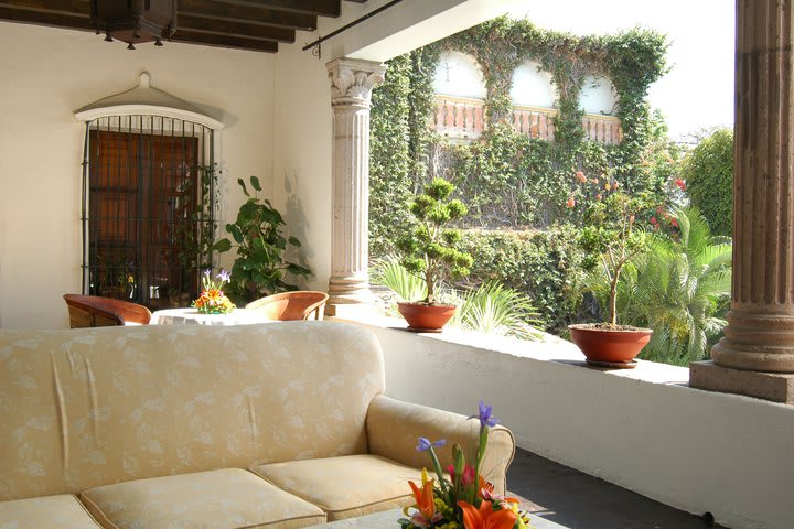 Terrace at Hotel Casa Colonial, hotel in Cuernavaca