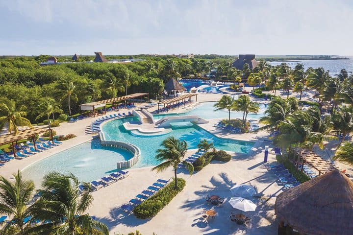 Vista aérea de las piscinas