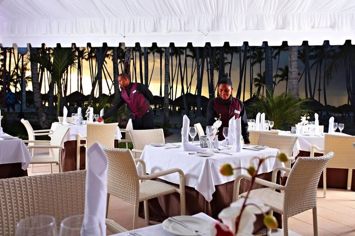 The resort includes restaurants with a la carte specialties