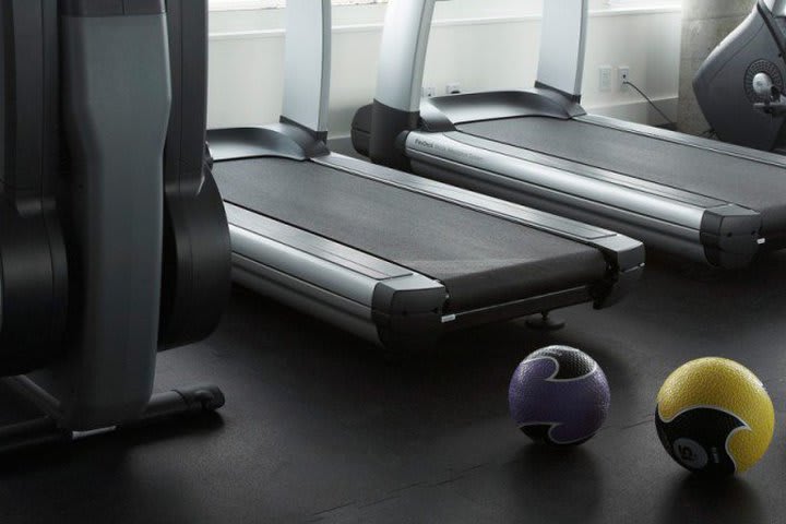 The fitness center is equipped with cardiovascular machines