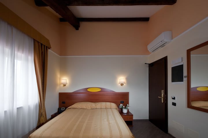 Deluxe Single Room