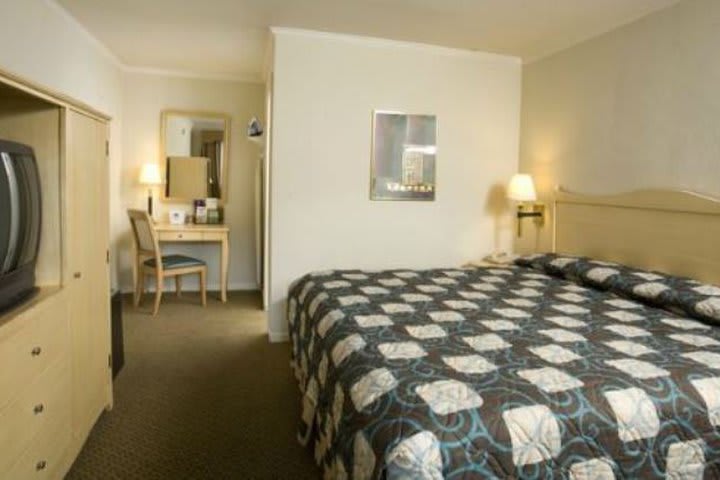 Double guest room at Americas Best Value Inn & Suites San Francisco - Golden Gate