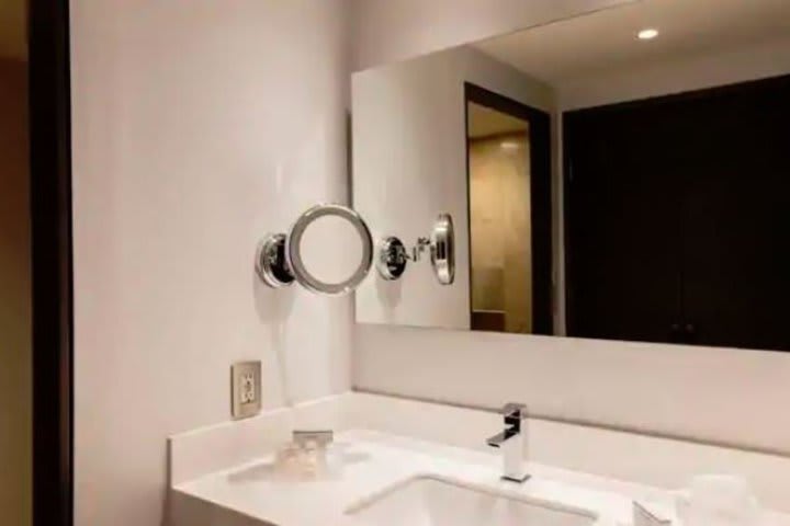 Private guest bathroom