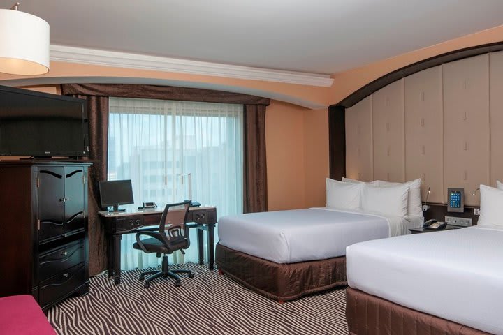 Executive guest room with 2 double beds