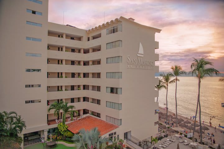 The hotel is located in front of Los Muertos Beach