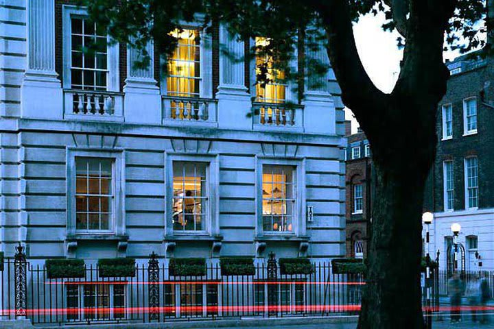 The Marriott Grosvenor Square hotel is in the Mayfair District of London