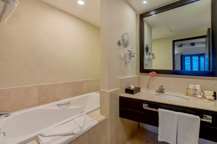 Guest bathroom with tub