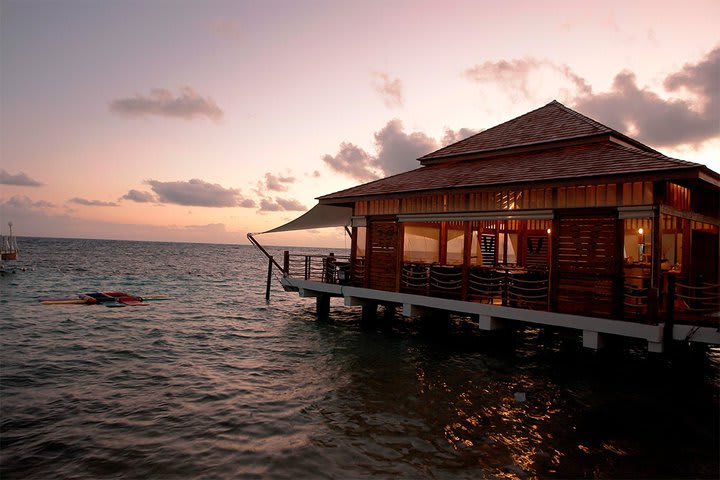 Restaurante con vista al mar