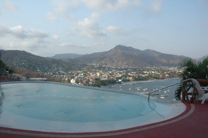 Piscina con vista panorámica