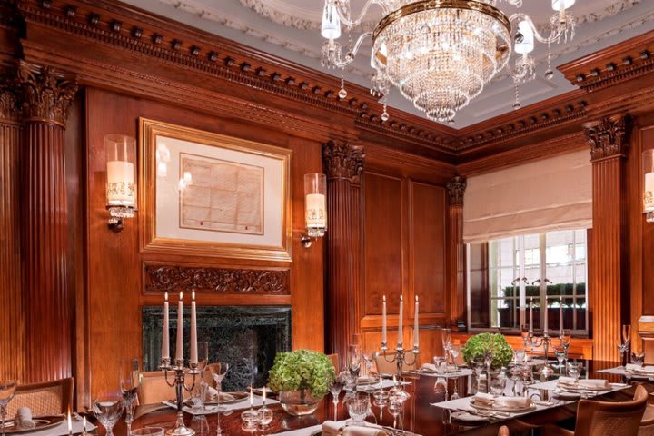 Salón Sir James del lujoso hotel Rosewood London