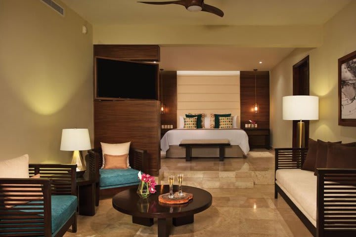 Img - Preferred Club Governor suite - GVKOV