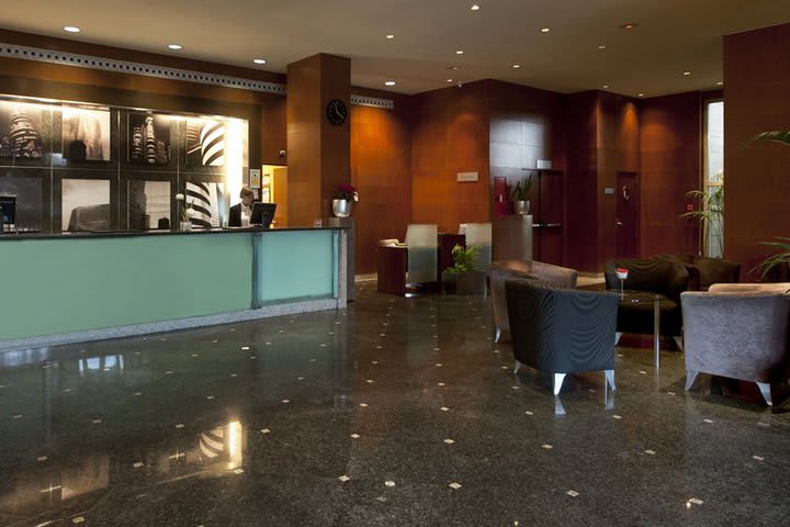 Recepción del Eurostars Gran Madrid, hotel de negocios en Alcobendas