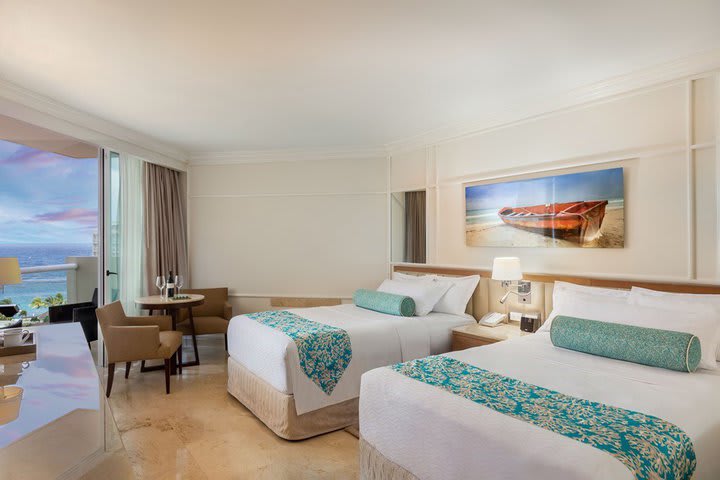 Img - Superior Deluxe Ocean View With Balcony