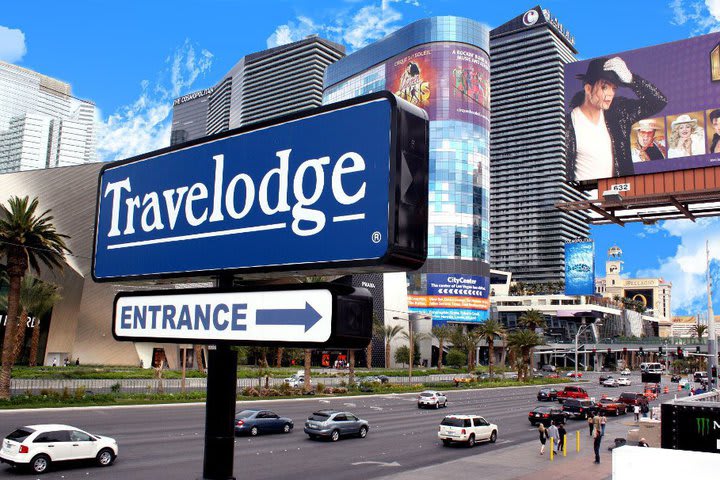 Travelodge Center Strip se encuentra enfrente del CityCenter Las Vegas