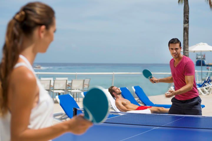 Outdoor ping-pong table