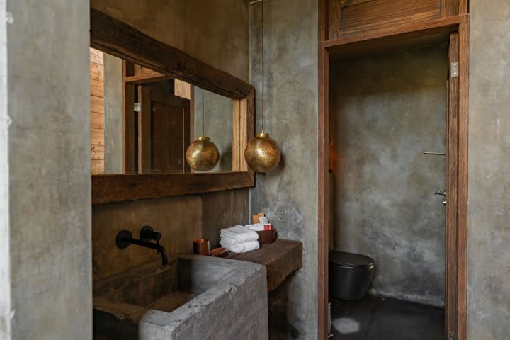 Interior de un baño de una suite