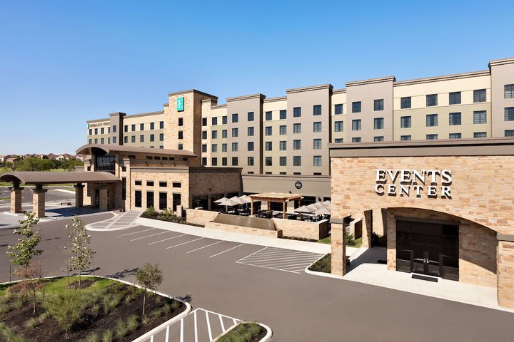 Embassy Suites by Hilton San Antonio Brooks Hotel & Spa - San Antonio ...