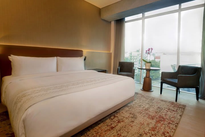 Guest room with panoramic view of Mexico City