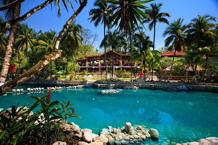 Pool inspired in a Mayan sinkhole