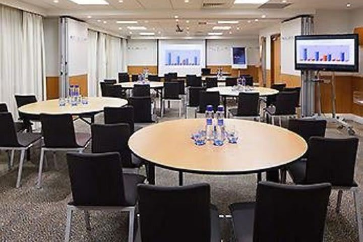 Realiza tus reuniones en los salones de Novotel London City South en Londres