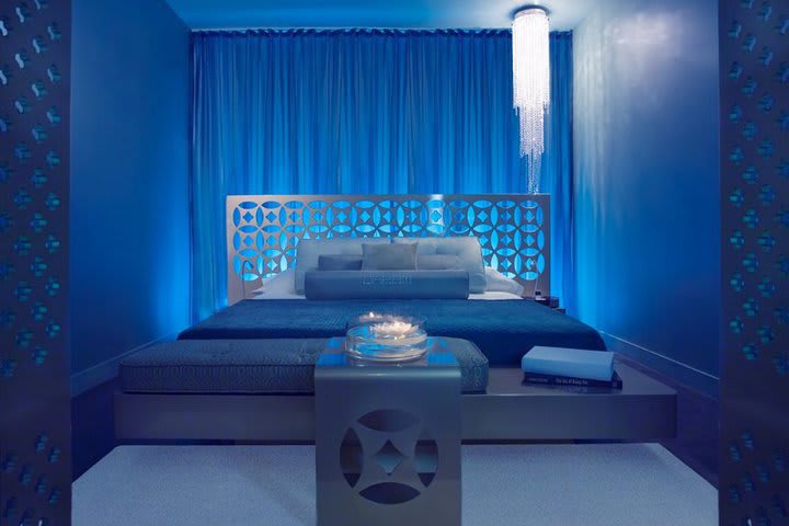 Deluxe king room at Dream South Beach