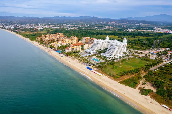 Hotel frente a la playa