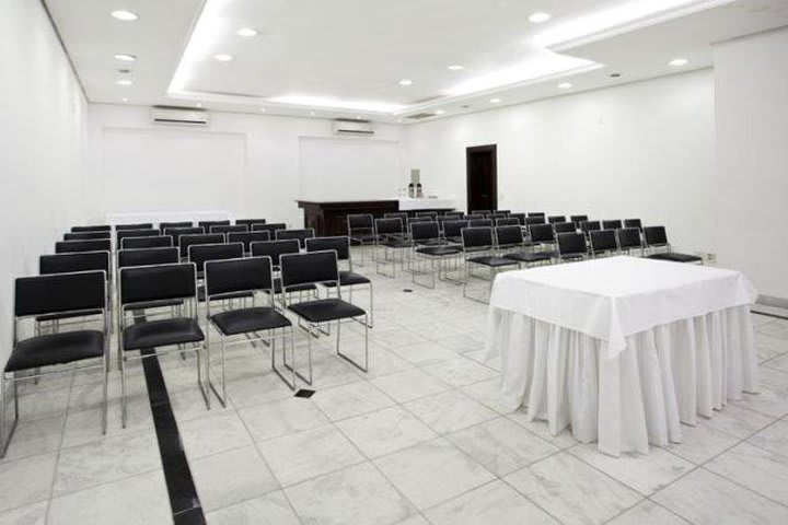 Plaza Porto Alegre Hotel cuenta con salones de eventos