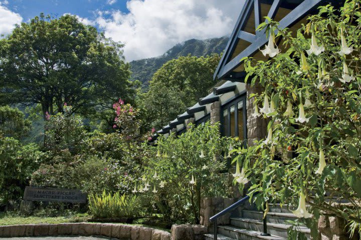 El hotel Sanctuary Lodge está localizado en la entrada del sitio arqueológico Machu Picchu