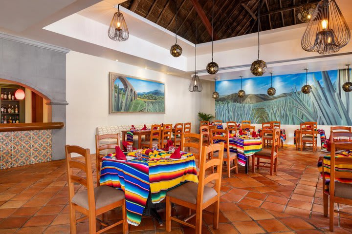 El restaurante sirve comida mexicana