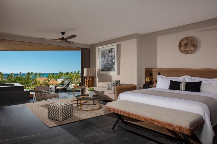 Signature king suite with tropical view