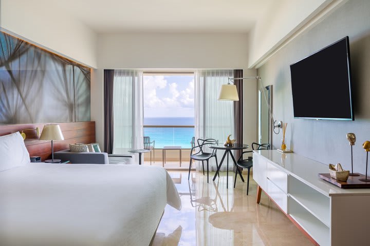 Premium Aqua Club king oceanfront guest room