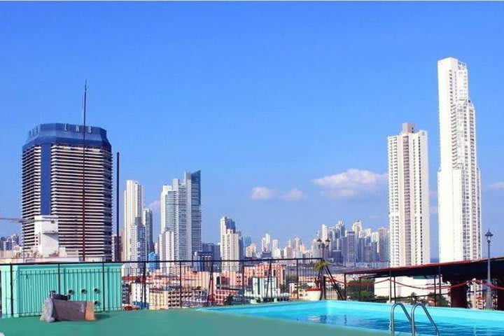 You can enjoy a view of the whole city from the rooftop pool