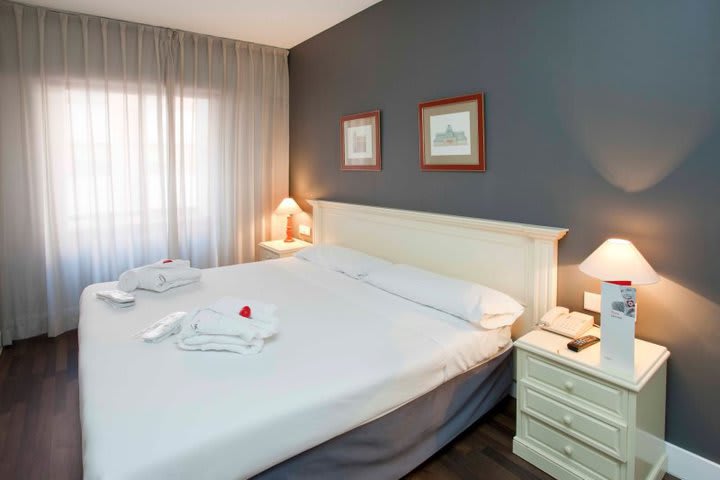 Habitación superior del Confortel Suites Madrid