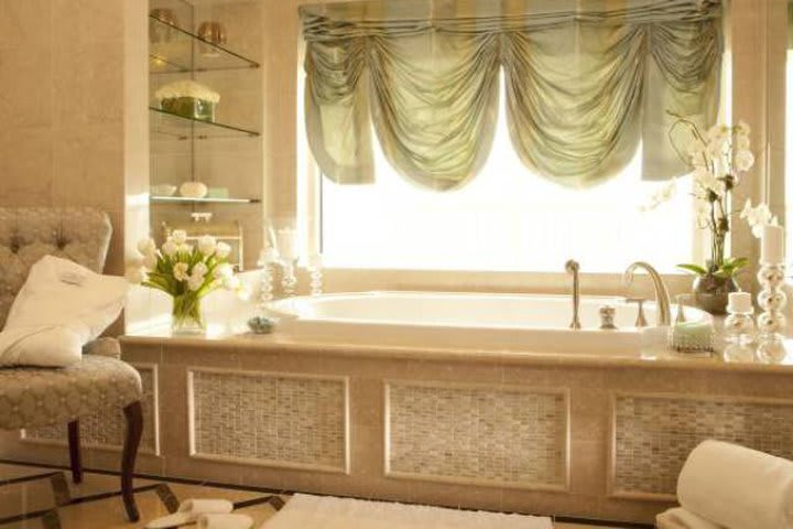 Guest bathroom at the Waldorf Astoria hotel in Orlando