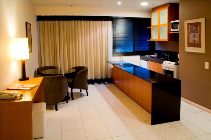 Some guest rooms at Promenade Princess Copacabana have kitchen
