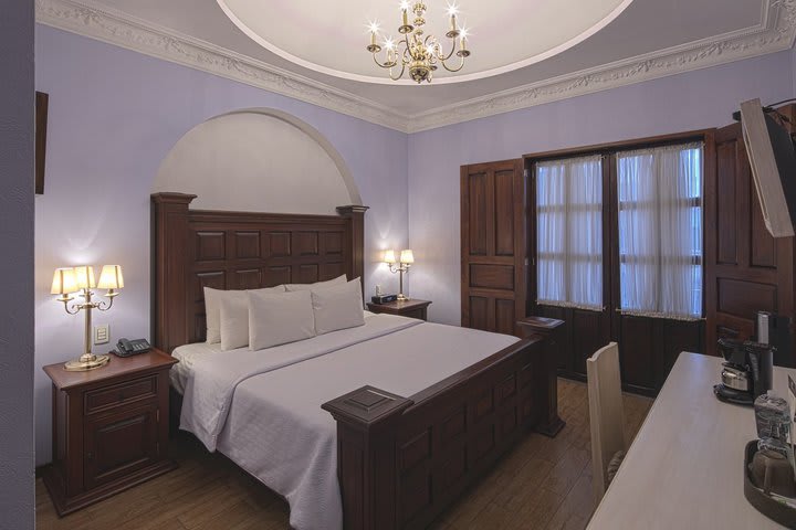 Deluxe room with king bed