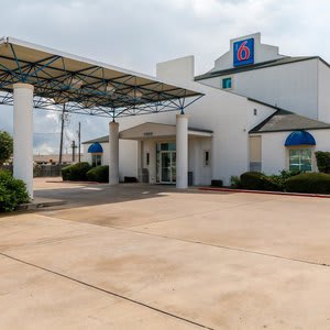 Motel 6 San Antonio, TX - South