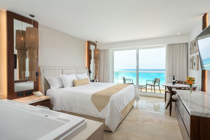 Superior deluxe guest room with ocean view