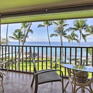 Oceanfront Kailua-kona Condo w/ Community Pool!