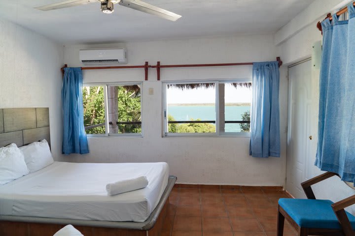 Superior guest room with lagoon view