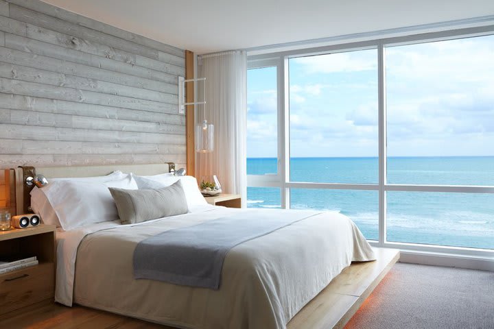 Ocean front two bedroom suite with balcony - OF2STB