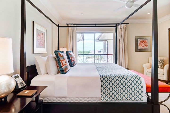 Img - 2 Bedroom Butler Beachfront Villa Suite