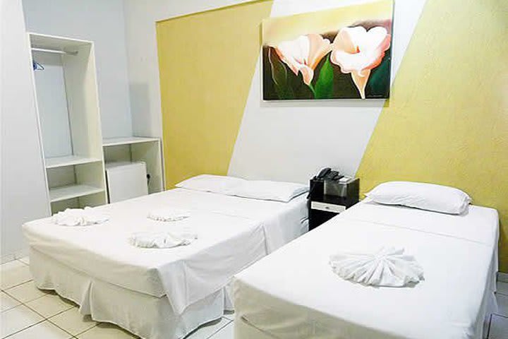 Guest rooms at Hotel Monaco Manaus have air conditioning